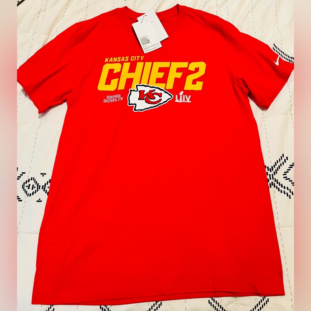 NWT Nike K.C. Chiefs 'CHIEF2' Back To Back Super Bowl Champs Tee Mens Medium.